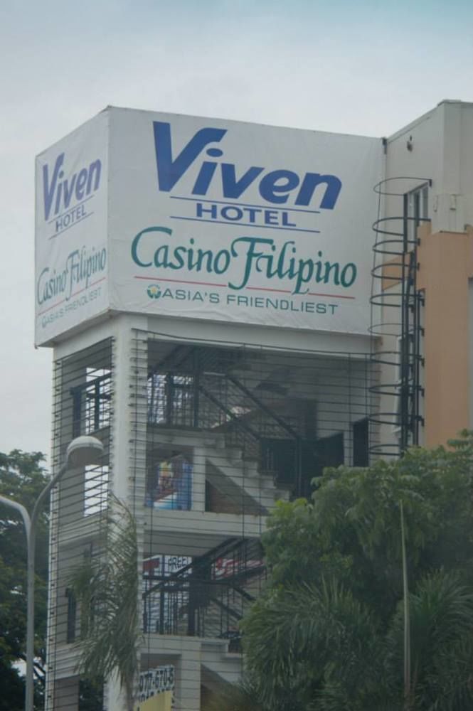 Viven Hotel Laoag Exterior photo